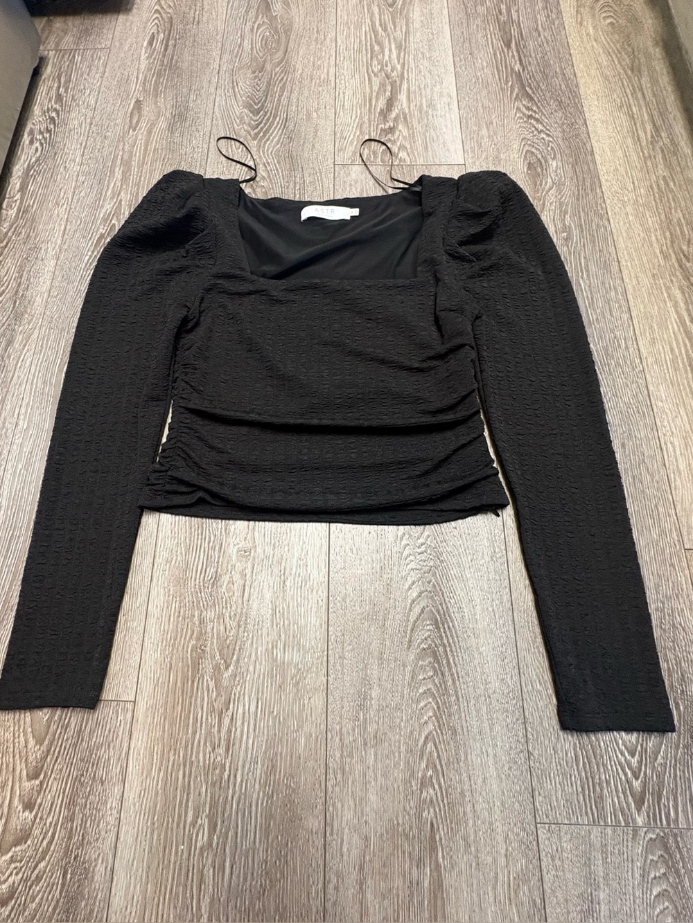 ASTR the label Puff-Sleeve Black Long-Sleeve Square-Neck Top